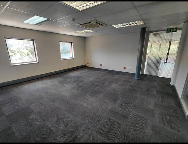 2,037M² OFFICE TO LET IN VORNA VALLEY